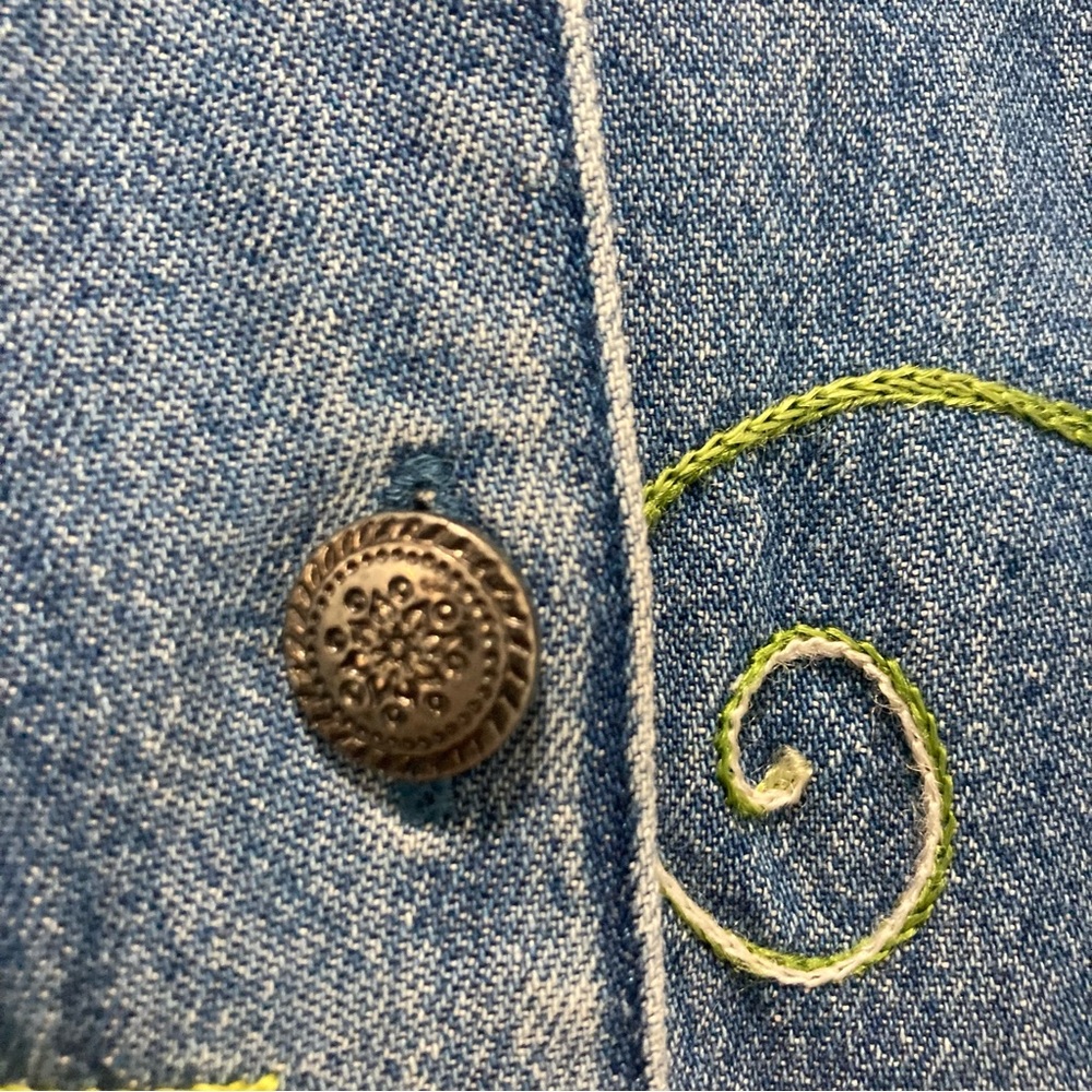 Studio Works Vintage Women’s Embroidered Denim Jacket - Picture 6 of 8